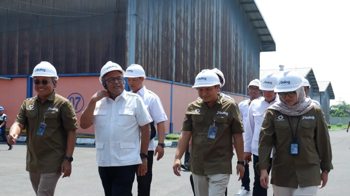 Anggota Komisi VIII DPR RI dari Fraksi Partai Gerindra, Endro Hermono, melakukan kunjungan kerja (kunker) ke Kompleks Pergudangan Paron, Kecamatan Ngasem, Kabupaten Kediri.