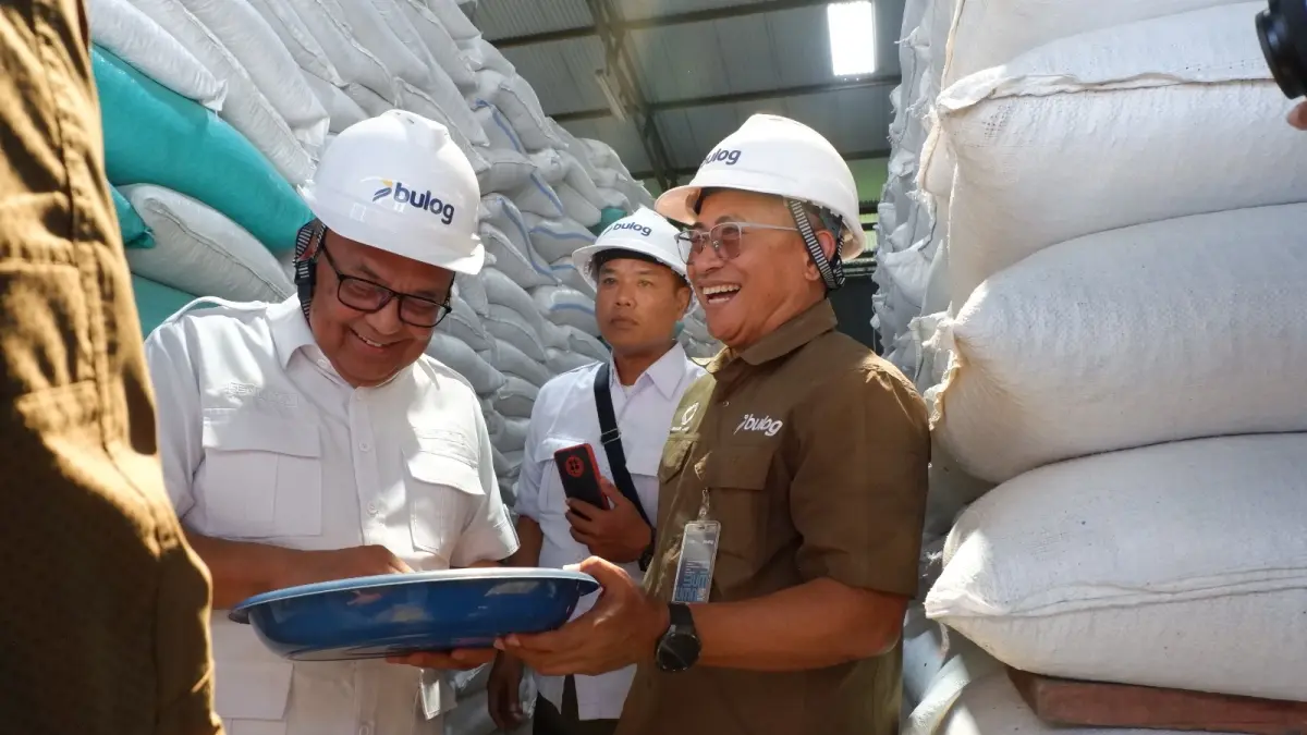 Anggota Komisi VIII DPR RI dari Fraksi Partai Gerindra, Endro Hermono, melakukan kunjungan kerja (kunker) ke Kompleks Pergudangan Paron, Kecamatan Ngasem, Kabupaten Kediri.