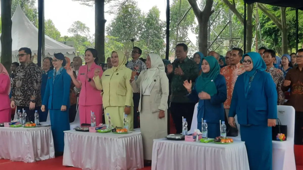 Bhayangkari mendukung berbagai program sosial dan pemberdayaan masyarakat yang dijalankan pemerintah daerah.