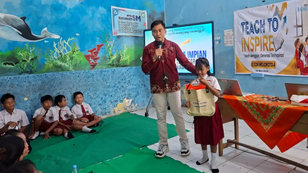 Para siswa antusias mendengarkan motivasi yang diberikan oleh Direktur PT Amerta Asa Media Ilham Nugroho. (ima nurhidayah)