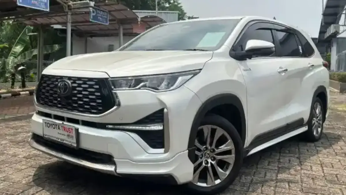 Mobil Toyota Kijang Innova Tipe Q (auto2000.co.id)