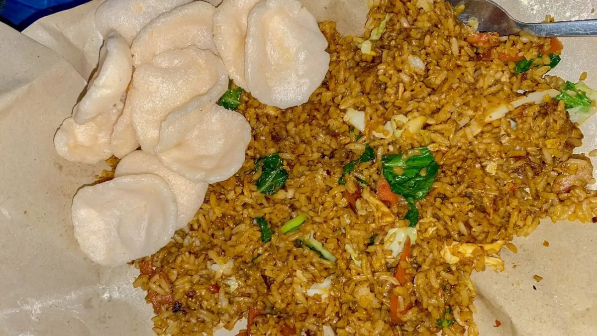 Nasi goreng pinggir jalan (Pinterest)
