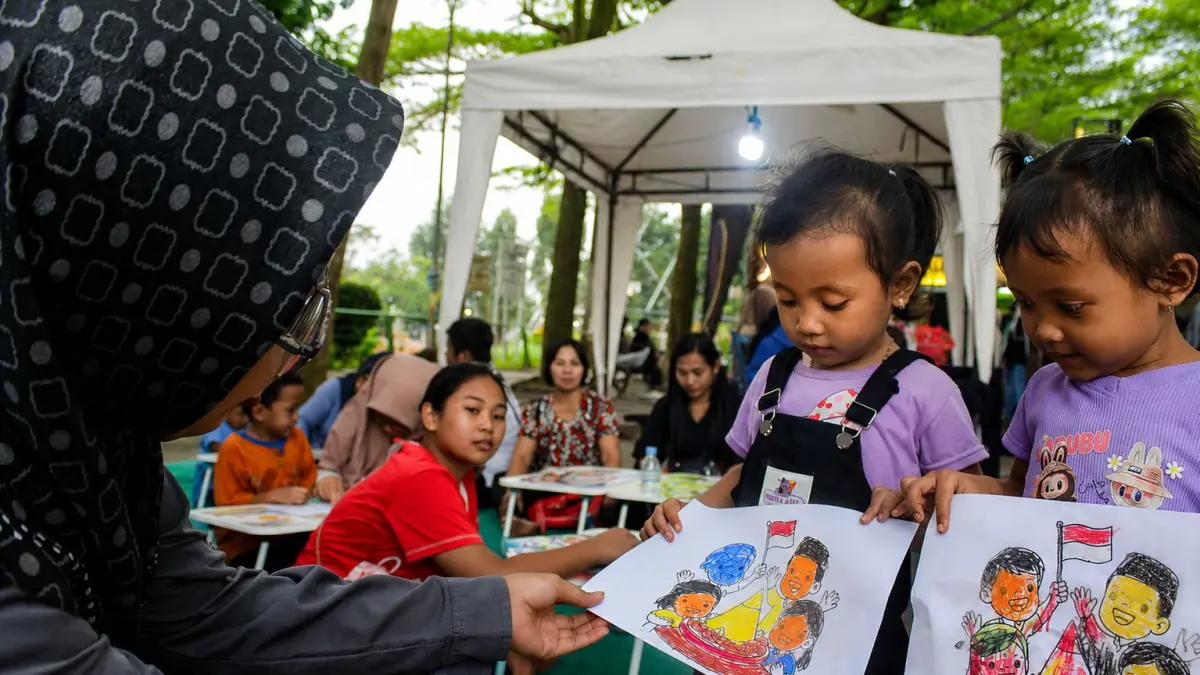 HIMALAYA AZZAHRA/JPRK
TINGKATKAN LITERASI: Pengunjung Festival Kuno Kini 2026 banyak terbantu dengan keberadaan sudut baca Disarpus Kabupaten Kediri.