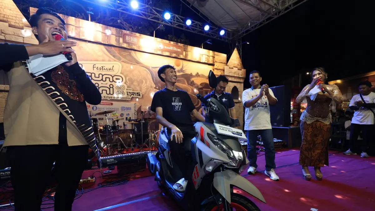 Nurul Mubin, pemenang undian motor Yamaha Gear Ultima di Festival Kuno Kini 2026. (Foto Wahyu Adji)