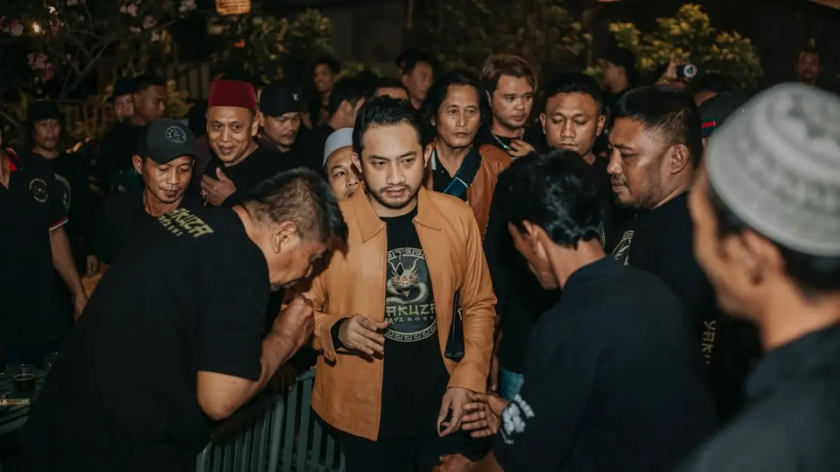 Gus Thuba bersama anggota Yakuza Maneges. (Foto: dokumen Gus Thuba)