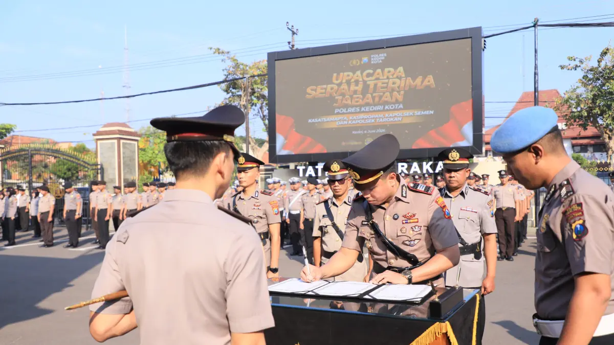 Polres Kediri Kota Lakukan Mutasi Pejabat dan Kapolsek Jajaran. (Hilda/JPRK)