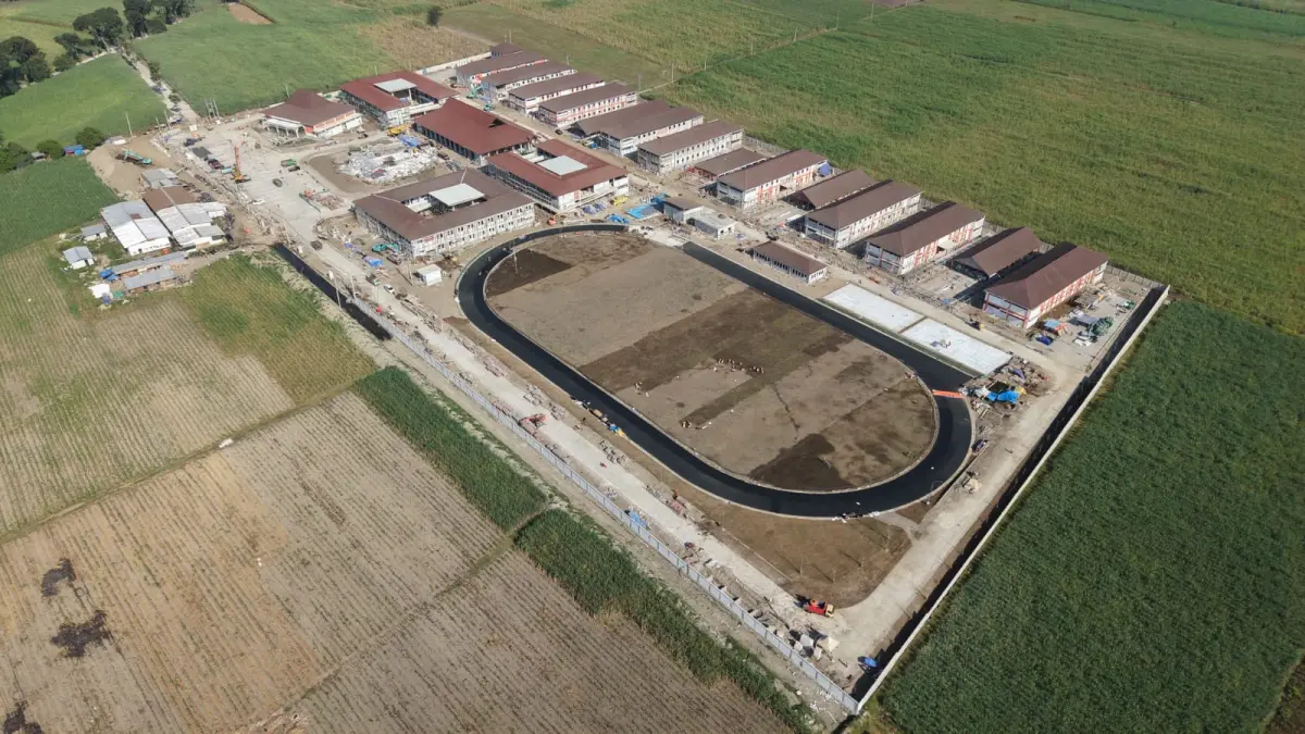 Layout bangunan Sekolah Rakyar di Plosokidul, Plosoklaten, Kabupaten Kediri saat sudah 87%.