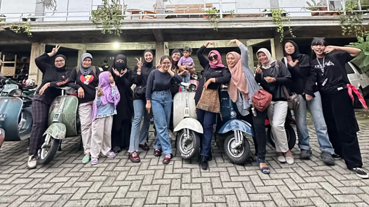 Komunitas Vespa Feminile Kediri (Sumber Foto : Fristyani Penggerak Feminile)