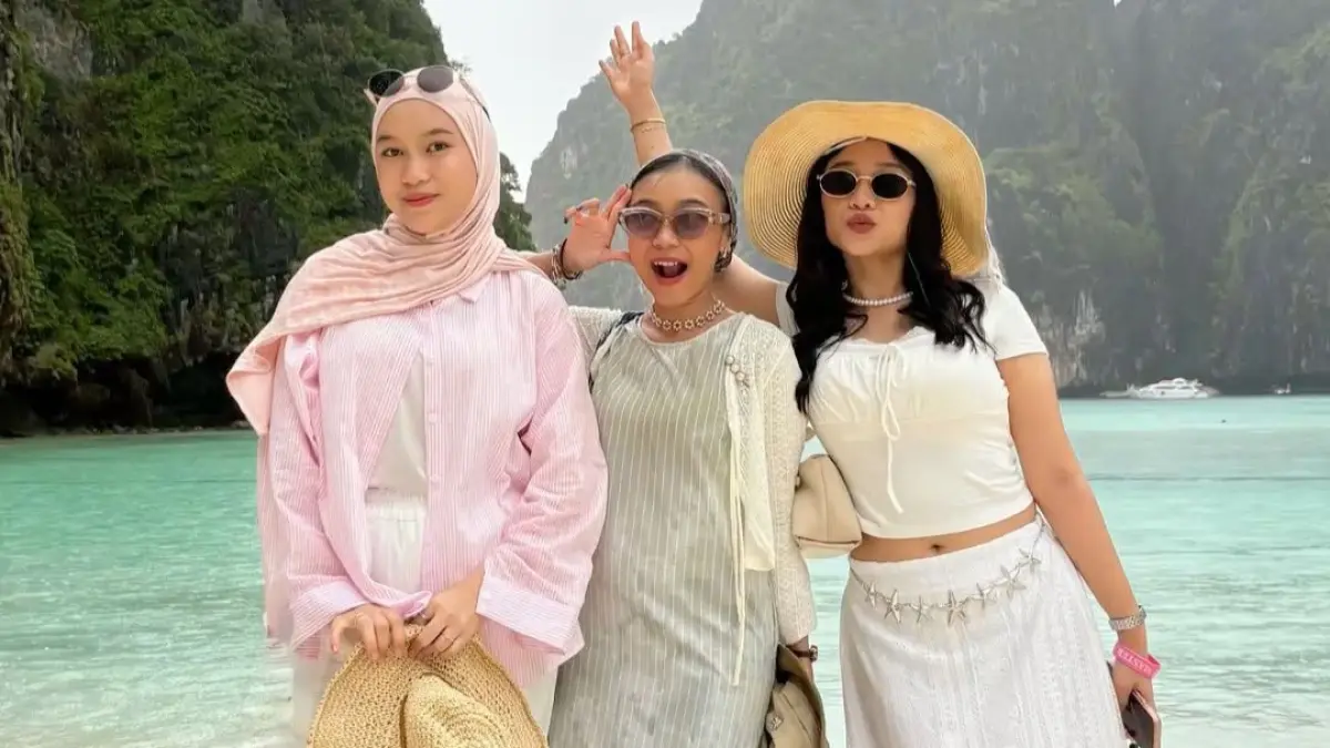 Contoh outfit pantai yang bisa kamu terapkan. (Sumber : Pinterest)