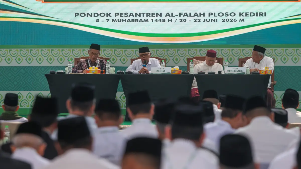 Gus War ketika mengisi pembekalan dalam Pleno II Munas - Konbes NU di Ploso, Mojo. (FOTO: Wahyu Adji)
