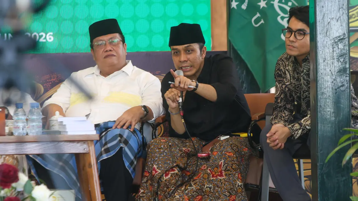 Pengasuh Ponpes Al Falah Ploso Muhammad Abdurrahman Al Kautsar atau Gus Kautsar saat mengikuti acara peluncuran Buku Fikih Penguatan Disabilitas Mental Psikososial