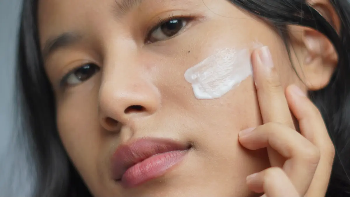 Ilustrasi pennggunaan sunscreen yang tepat (Diana Yunita/JPRK)