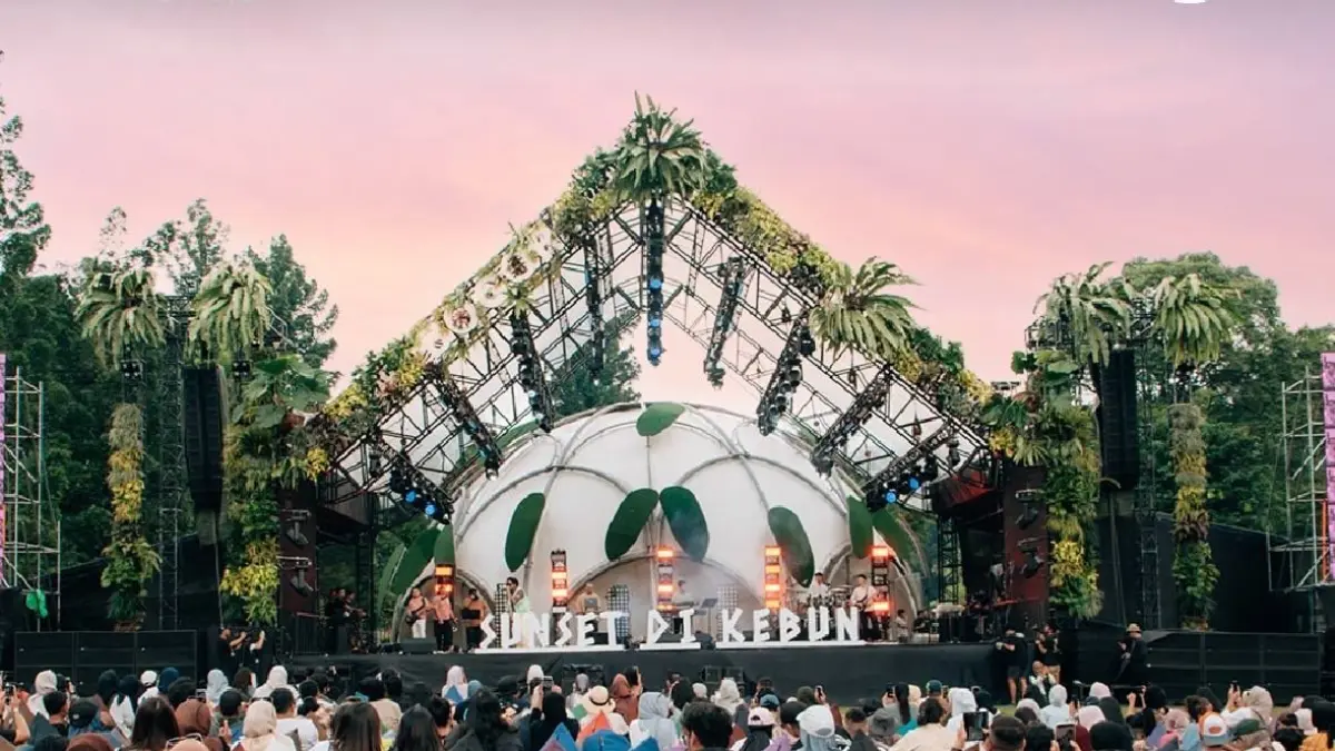 Venue sunset di kebun, gabungkan musik dan