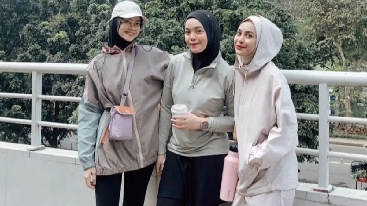 Ilustrasi outfit car free day yang bisa kamu contoh. (Sumber : Pinterest)
