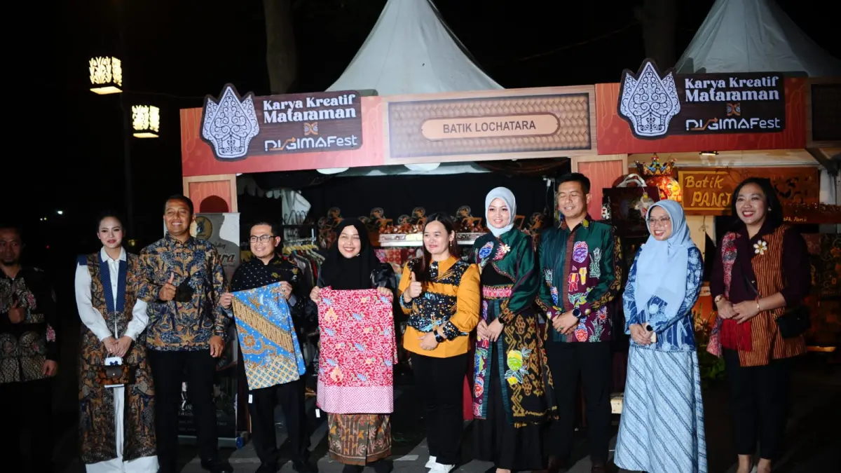 NAIK KELAS- Yayat Cadarajat bersama Forkopimda mengunjungi booth peserta KKM mendorong tembus pasar global (Foto: Basid Alharis) 