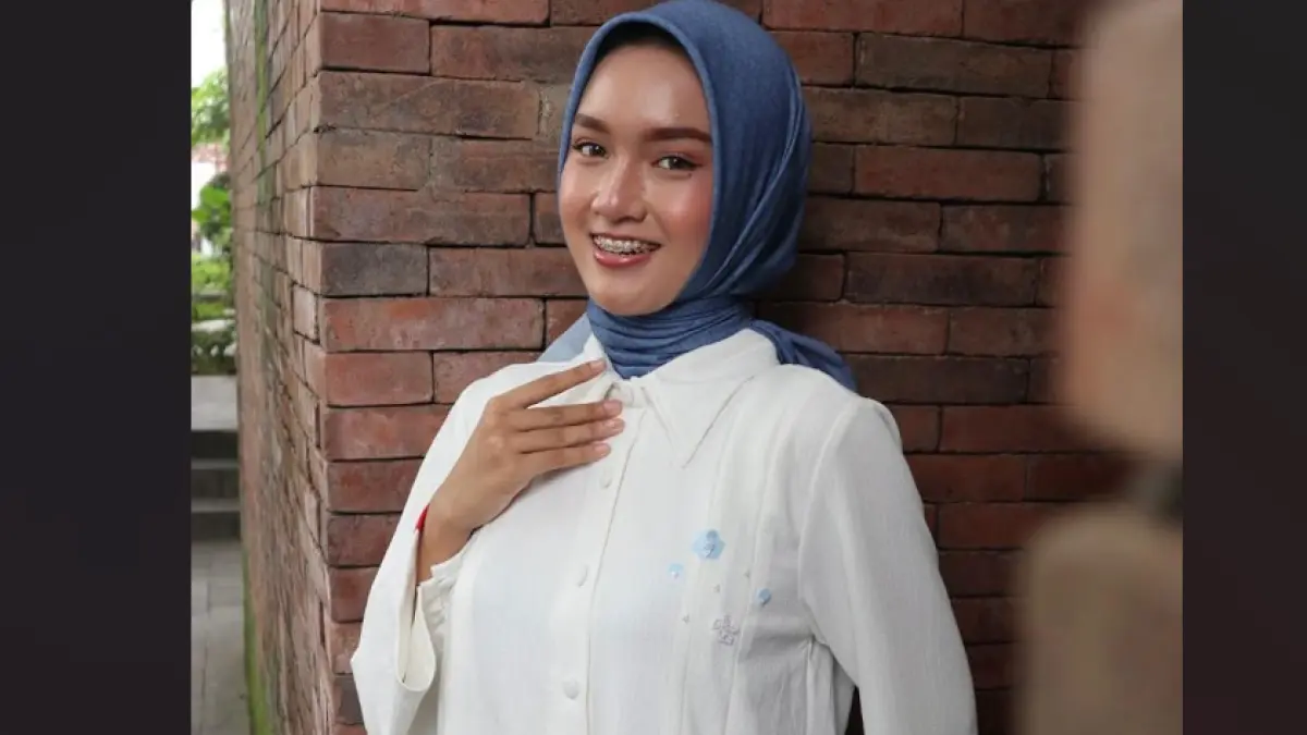Contoh outfit klasik namun tetap stylish. (Asad MS/JPRK)