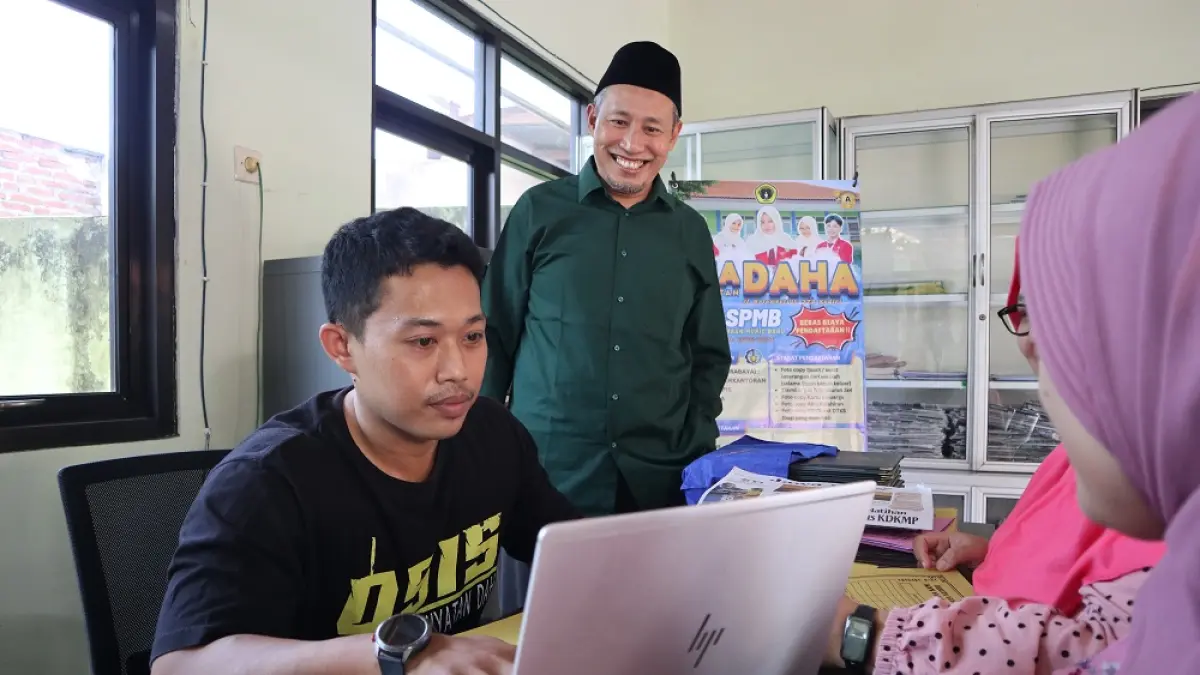 SPMB sekolah swasta di SMA Pawyatan Daha Kediri. Hingga hari terakhir tahapan SPMB sekolah negeri, masih banyak sekolah swasta yang belum terpenuhi pagunya. (Foto: Ayu Isma)