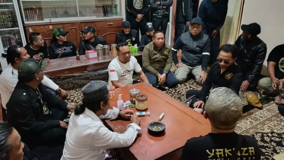 Yakuza Manages kawal dugaan pelecehan seksual di Ponpes Banyuwangi, terduga pengasuh diperiksa polisi. (Foto:Istimewa)