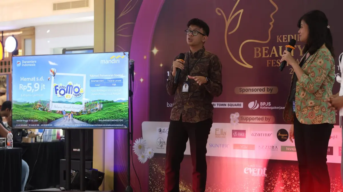 Bank Mandiri Edukasi Pentingnya Investasi, Layani Pembukaan Rekening di Kediri Beauty Fest 2026. (Wahyu adji)