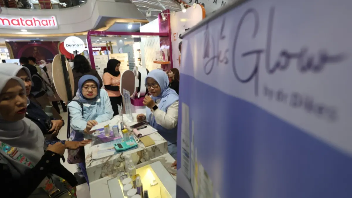 DKS Glow Tebar Beragam Promo Menarik&nbsp;di Kediri Beauty Fest 2026. (Wahyu Adji)