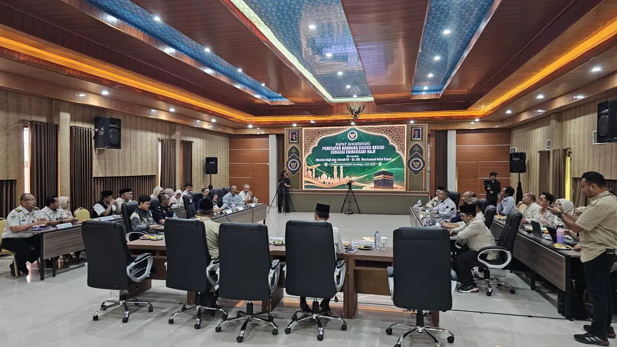 Pemkab Kediri lakukan rapat pembahasan embarkasi Bandara Internasional Dhoho Kediri. (Dokumen Pemkab Kediri)