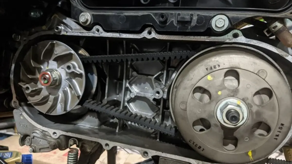 Kenali tanda-tanda V-Belt CVT motor matic yang aus (Sumber Foto : sonora.id)