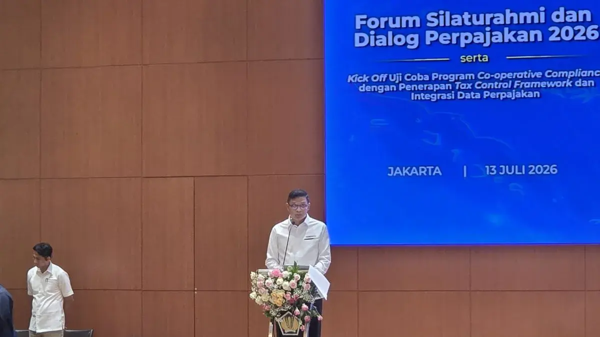 Direktur Jenderal Pajak Bimo Wijayanto memberikan sambutan sekaligus membuka secara resmi Uji Coba Program Co-operative Compliance. Program ini mengedepankan penerapan Tax Control Framework dan integrasi data perpajakan untuk meningkatkan kepatuhan wajib pajak secara kolaboratif di Jakarta, Senin (13/7/2026). (ANTARA/Bayu Saputra)