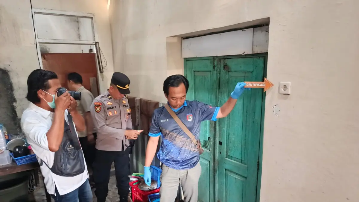 Petugas berwajib melakukan olah TKP.