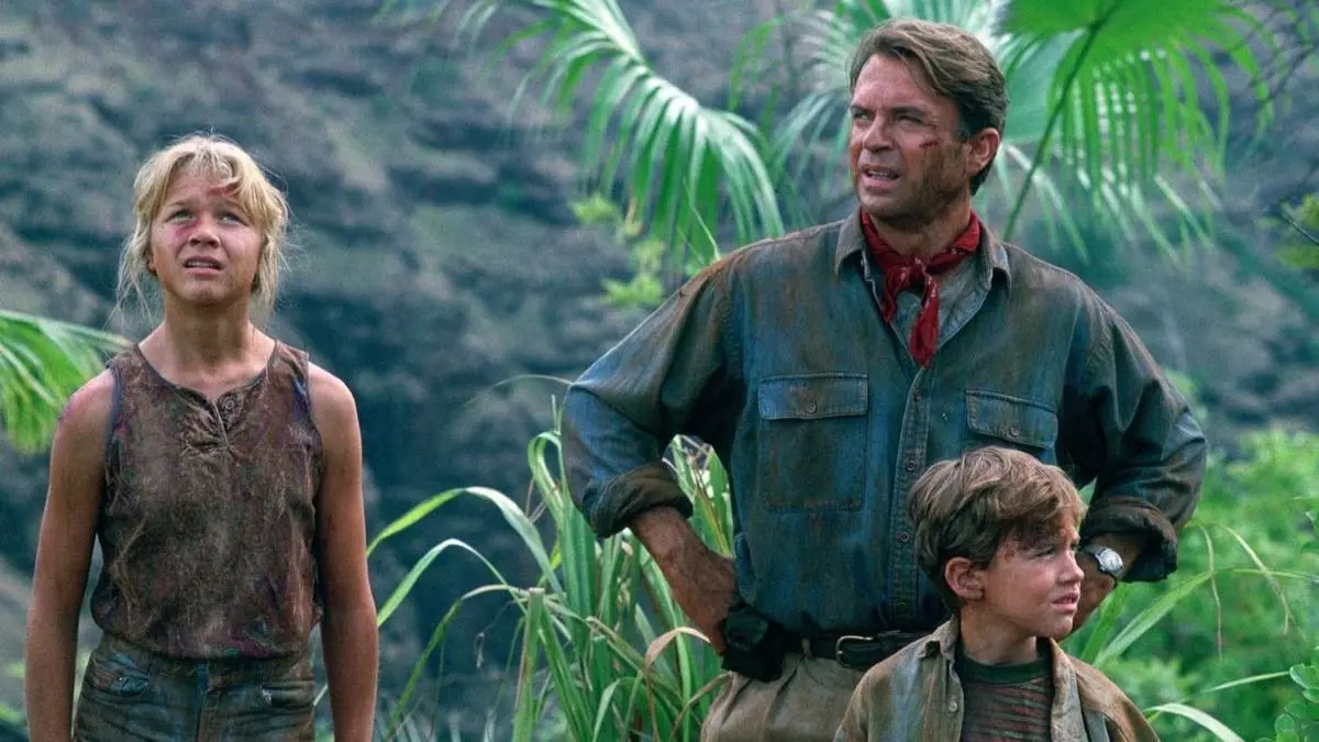 Sam neill, aktor legendaris tokoh utama jurassic park.