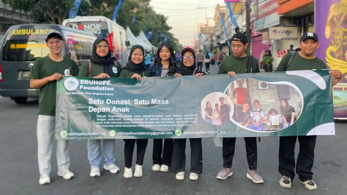 Gencarkan Pengenalan Program, Eduhope Foundation Sapa Warga di CFD Jalan Dhoho