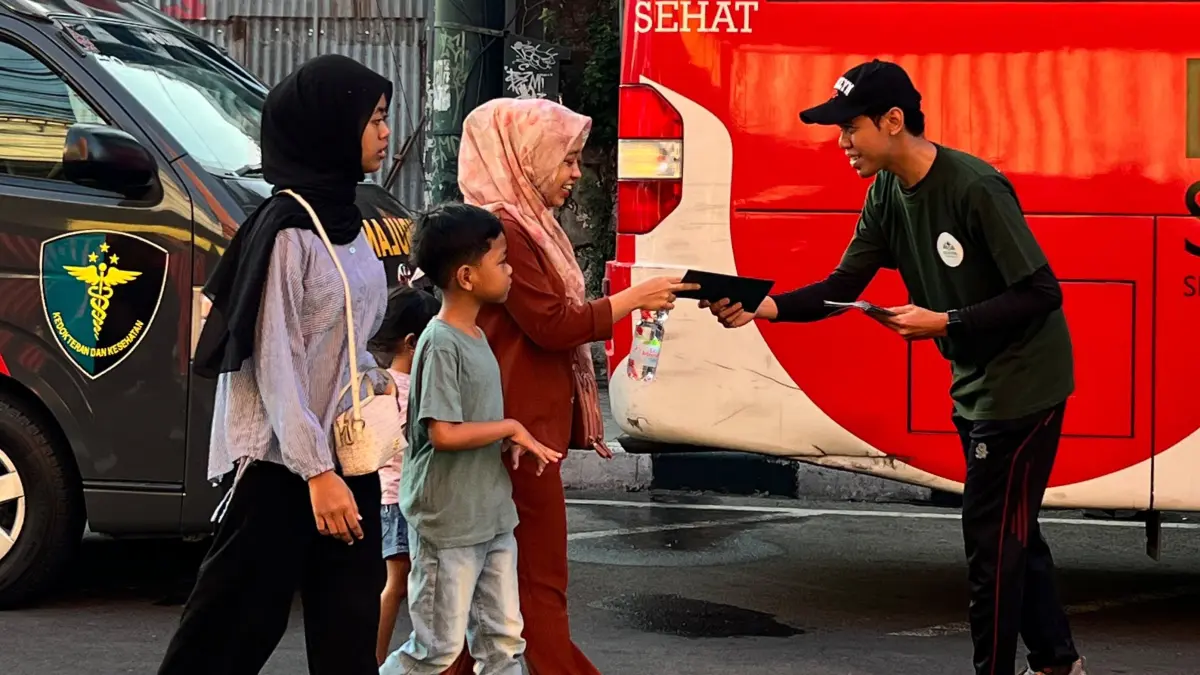 Gencarkan Pengenalan Program, Eduhope Foundation Sapa Warga di CFD Jalan Dhoho