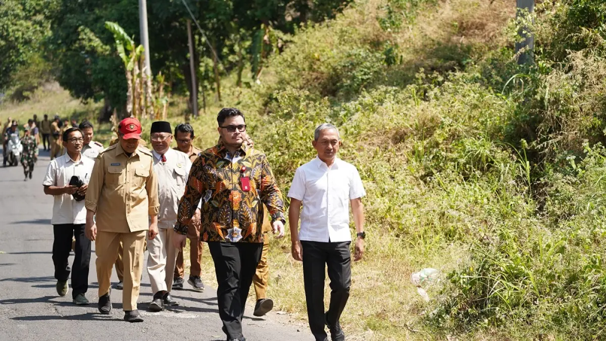 Bupati Kediri bersama para pejabat lakukan pengecekan lahan calon hotel haji. (Foto Ardhian Ahmadi)