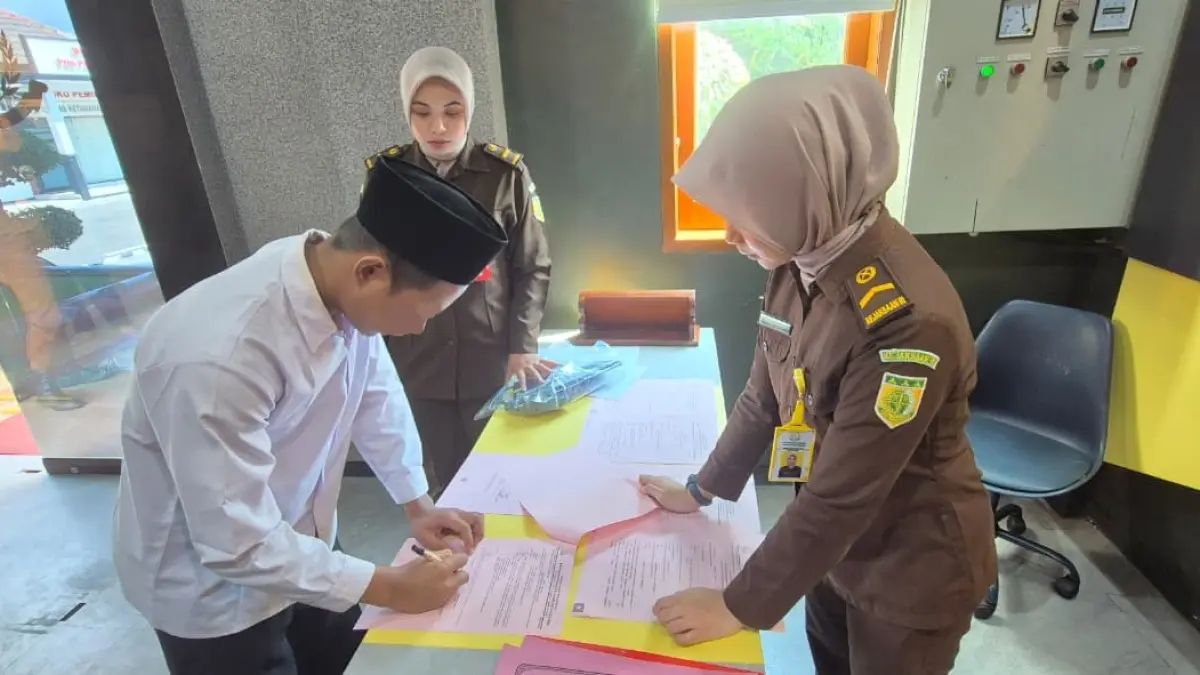 Kejari saat lakukan proses RJ. (Foto Kejari Kabupaten Kediri)