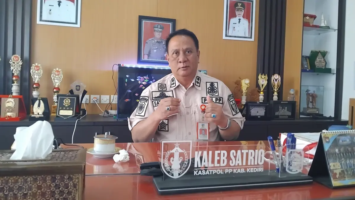 Kasatpol PP Kaleb Untung Satrio Wicaksono menjelaskan bagaimana upaya pencegahan kebakaran (Diana Yunita/JPRK)

&nbsp;