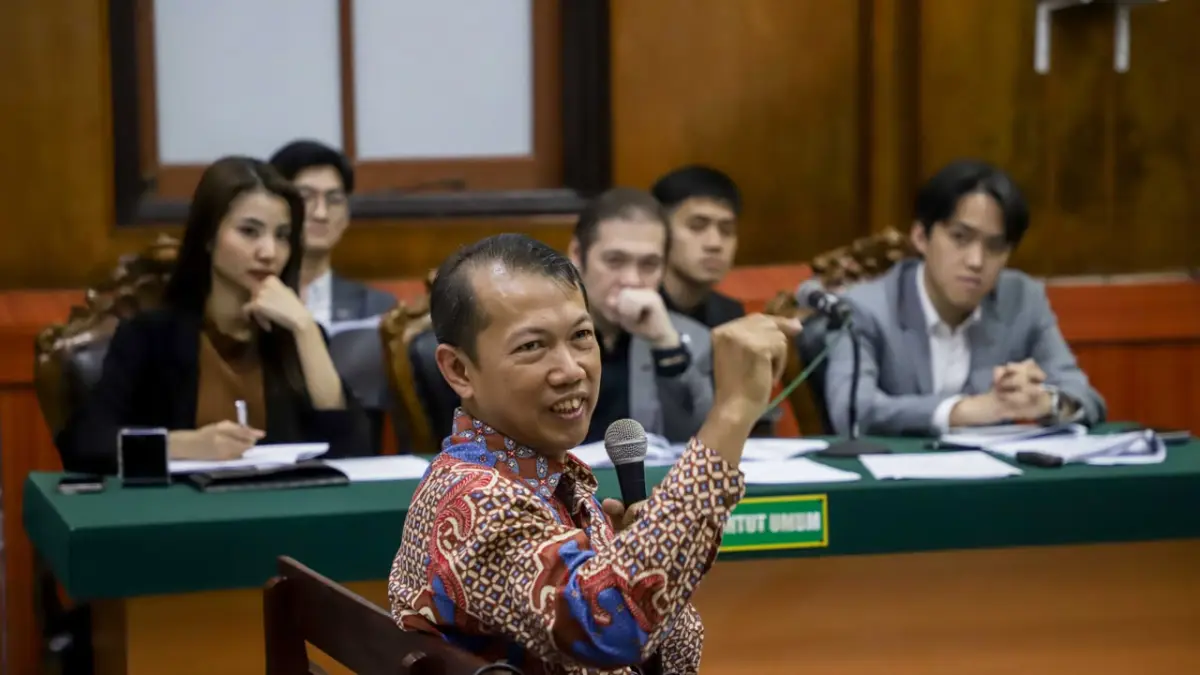 Ahli akuntansi keuangan dari Universitas Airlangga, Prof. Zaenal Fanani. (Alfian Rizal/Jawa Pos)
