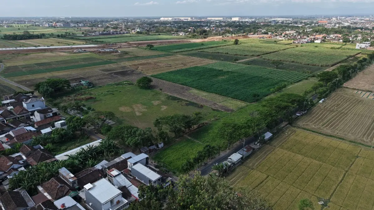 Area persawahan Kota Kediri difoto dari udara. (Foto: Wahyu Adji)