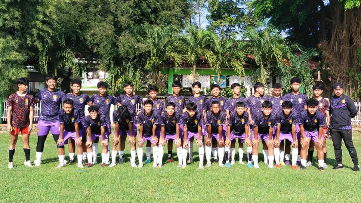 Akademi Persik Kediri.