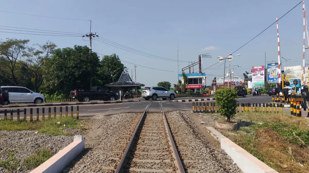 Kondisi persimpangan KA di Mengkreng. (Foto DJKA)