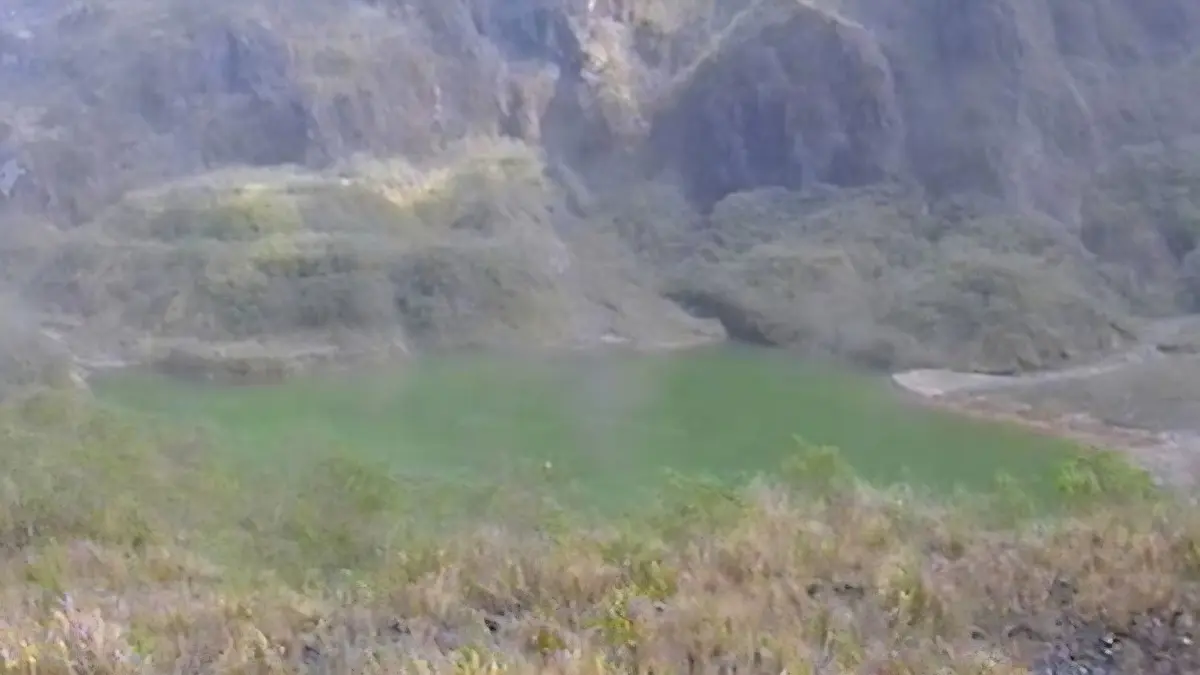 Pantauan visual oleh PVMBG