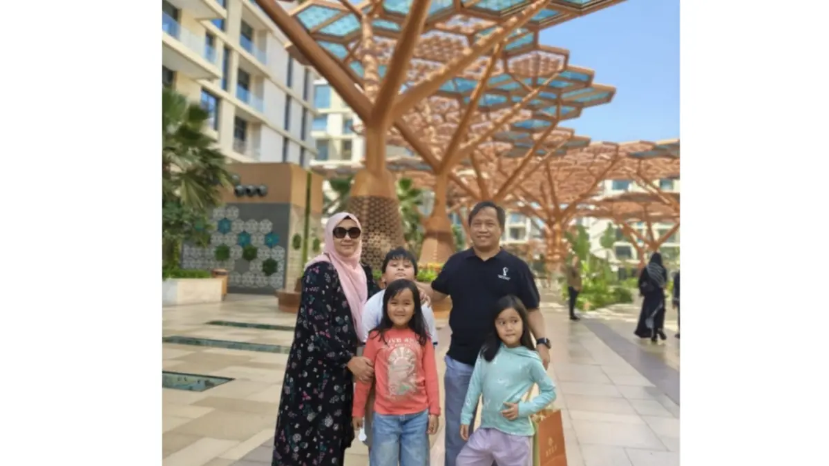 Ali Musthofa bersama keluarga saat di Qatar. (Dok. Ali Musthofa)
