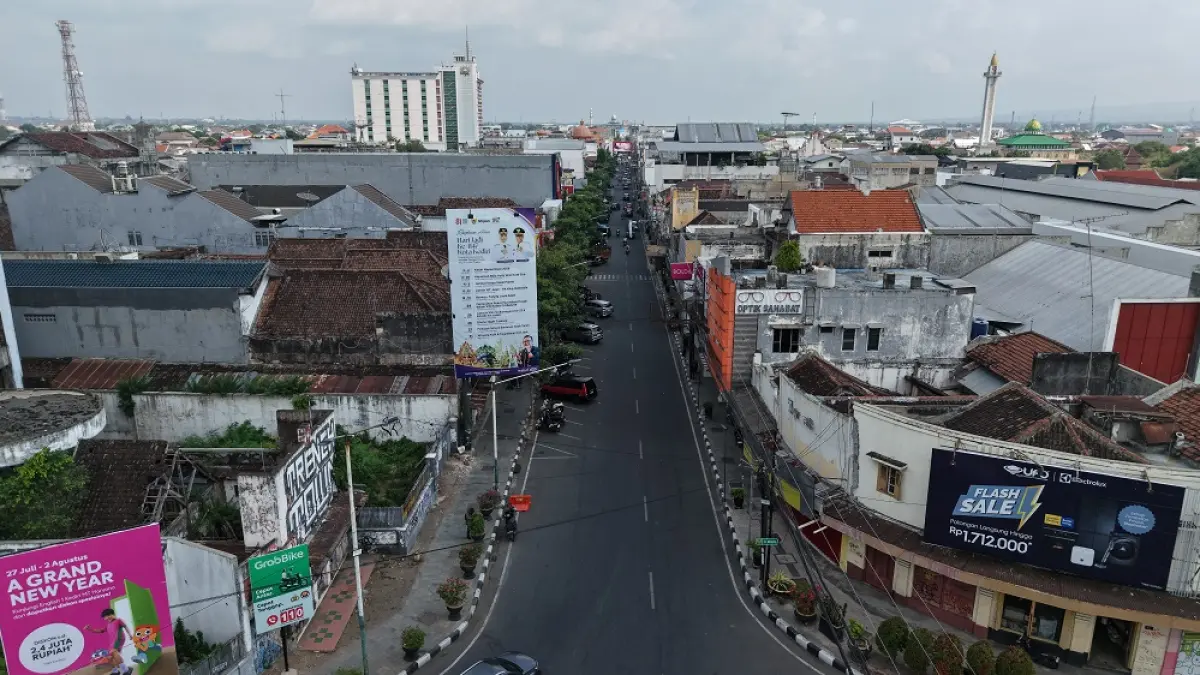 Ruas Jalan Dhoho Kota Kediri difoto dari udara. (Foto: Wahyu Adji)