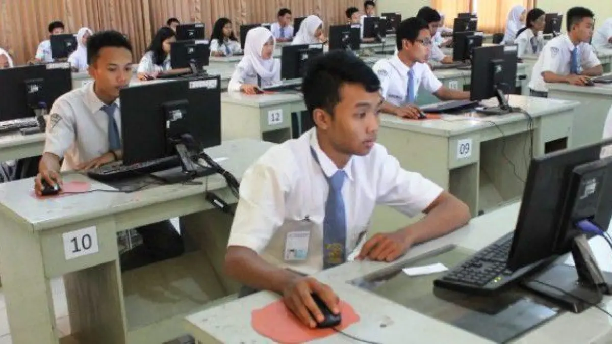 Sejumlah Siswa Mengikuti Tes Akademik Akademik (Pinterest)