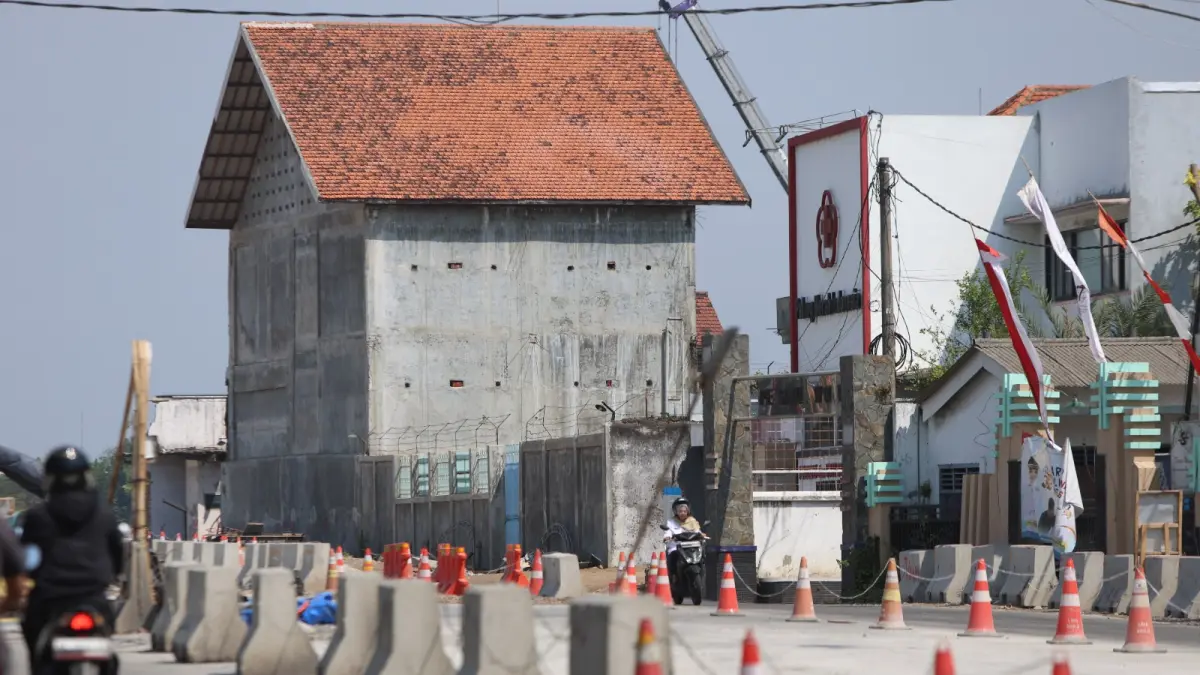TUNGGU GANTI RUGI: Kantor PMI Kota Kediri menjadi salah satu aset milik Pemkot Kediri yang terdampak Tol Bandara. (Foto: Wahyu Adji)