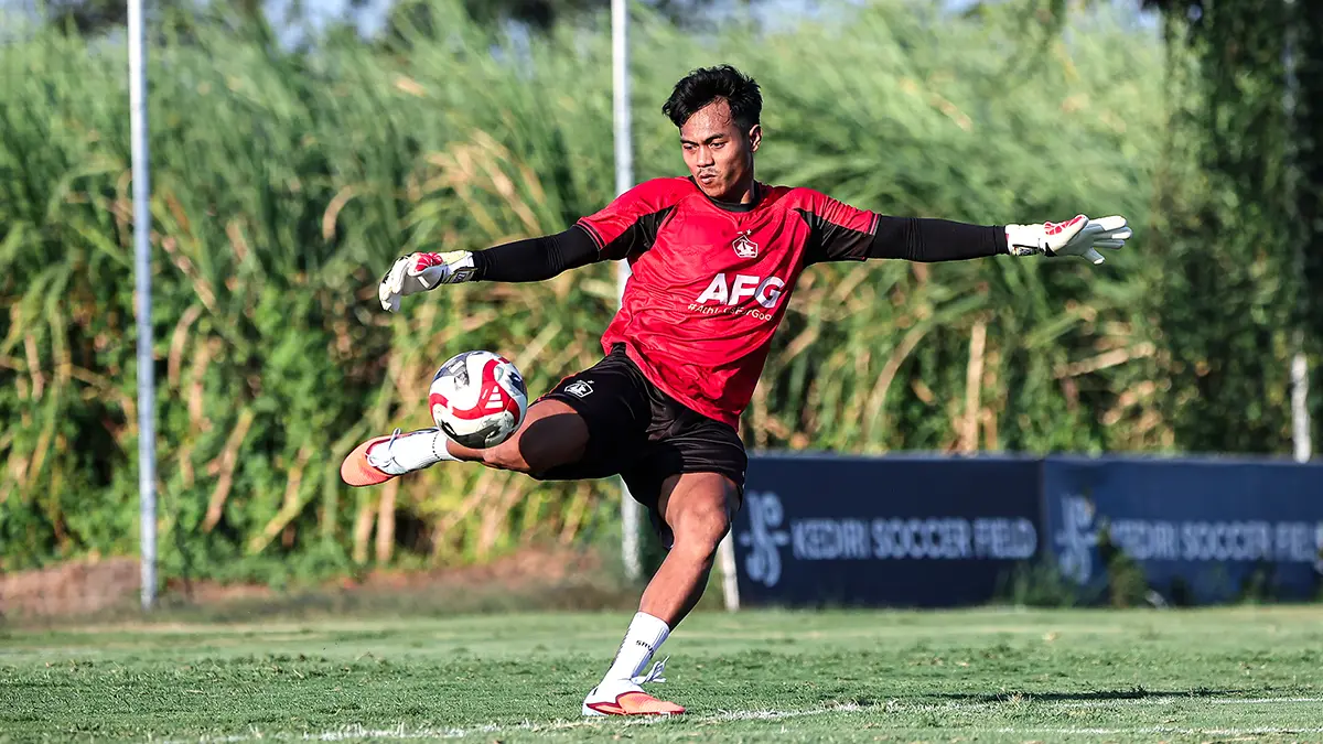 Kiper baru Persik Kediri Andhika Ramadhani. (FOTO: Persik Kediri)