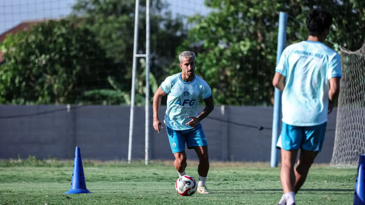 Pemain Persik Kediri Ernesto Gomez mengubah penampilannya di musim baru kompetisi. (FOTO: Persik Kediri)
