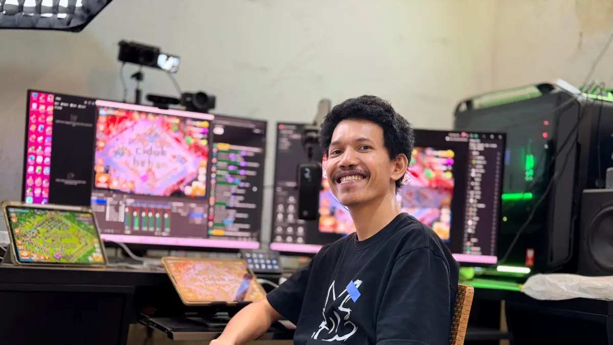 Ali Haidar saat berada di ruangan live streamer yang berlokasi di Kecamatan Mojo, Kabupaten Kediri. (Dok. Pribadi for JPRK)