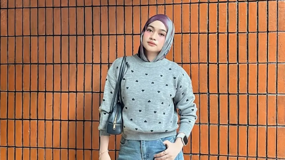 Ilustrasi outfit sweater yang bisa kamu contoh. (Sumber: Pinterest)