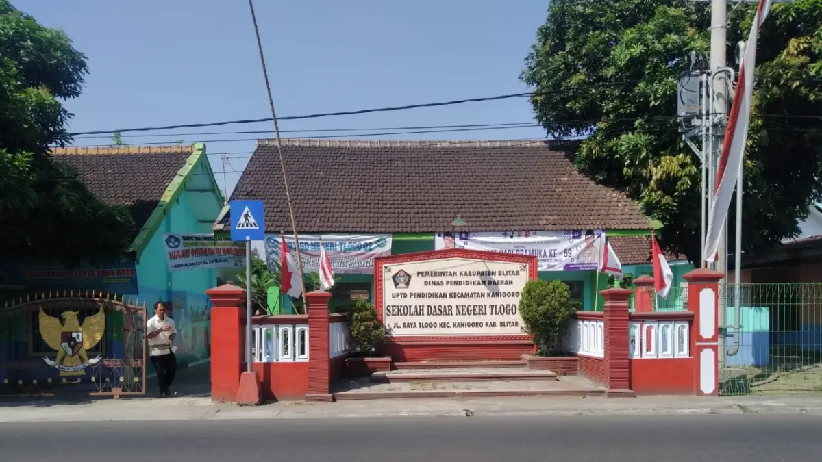 Tampak depan SDN Tlogo di Kecamatan Kanigoro, Kabupaten Blitar. Foto: Data Sekolah Kemendikdasmen