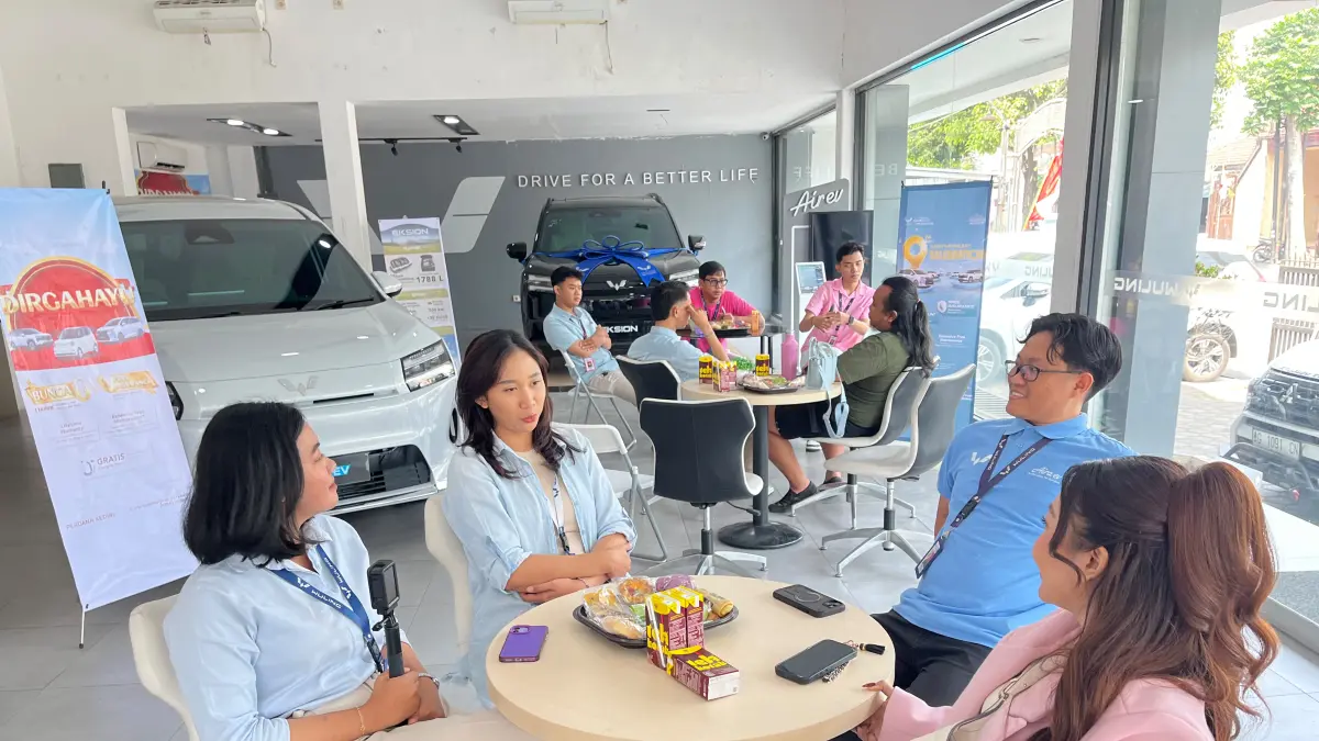 Resmi Mengaspal! Wuling Perdana Kediri Kenalkan Aira EV, Tampil Beda dengan 4 Pintu dan Fitur Fast Charging