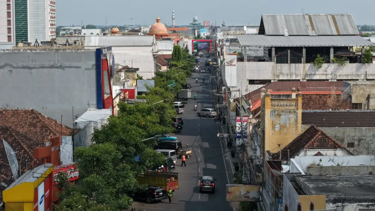 Jalan Dhoho difoto dari udara. (Foto: Wahyu Adji)
